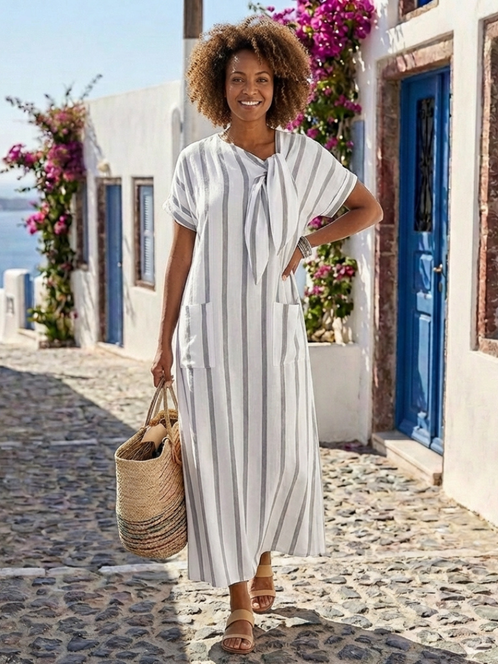 Elaris | Kurzärmliges gestreiftes Kleid mit Bindeband und Taschen in Midi-Länge